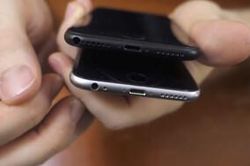Vì sao Apple 'khai tử' jack cắm tai nghe 3,5 mm trên iPhone?