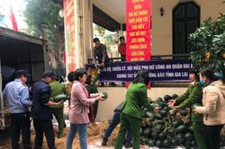 Nghĩa tình của cán bộ chiến sỹ Công an quận Hai Bà Trưng