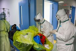 SCMP: Ít nhất 500 nhân viên y tế Vũ Hán nhiễm virus corona