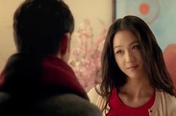 Chồng ngang nhiên qua lại với tình cũ, vợ ra tuyệt chiêu lạ