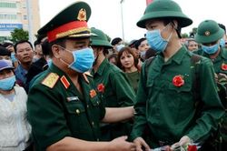 Lễ giao quân trang trọng, tiết kiệm