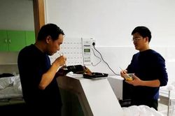 Nhà hàng nấu ăn miễn phí cho những người nhiễm virus corona