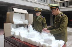 Tịch thu 7.500 khẩu trang không rõ nguồn gốc xuất xứ