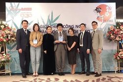 Thêm một lần khởi nghiệp của tác giả cuốn tự truyện 'Không thể gục ngã'