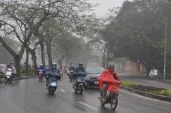 Ngày mai Hà Nội sáng mưa, chiều nắng, nhiệt độ cao nhất 26 độ C