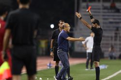 Ông Park Hang Seo phải dùng tiền túi nộp phạt 5.000 USD cho AFC