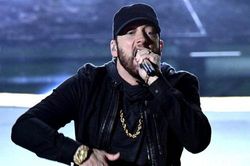 Eminem lí giải nguyên nhân quay lại sân khấu Oscar sau 18 năm