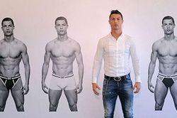 Ronaldo giàu cỡ nào?