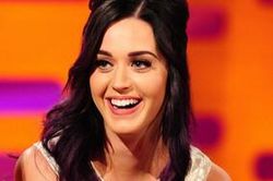 Bị fan liên tục 'kêu gào' album mới, Katy Perry đáp trả: ' Tôi quyết định trở thành… nhà thí nghiệm học'