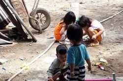 Nỗi niềm phụ huynh khi con trẻ nghỉ học để tránh dịch