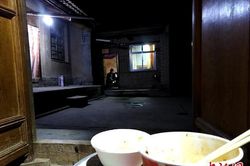 Bữa ăn đoàn tụ với gia đình nhưng không cùng phòng của người khỏi Covid-19