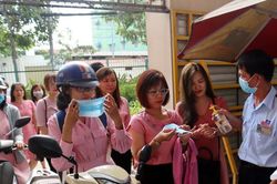 Phòng dịch bệnh ngay từ cổng công ty