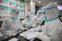 TQ công bố 254 ca tử vong vì virus corona, 15.152 ca nhiễm mới