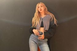 Chiếc áo len Rosé mặc được sản xuất 6 lần vẫn bán hết sạch