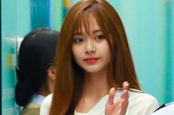 Tzuyu TWICE tiết lộ lý do bất ngờ thay đổi diện mạo với tóc mái thưa