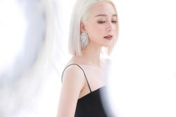 Thiều Bảo Trang hé lộ hình ảnh MV 'Đặt vào tay anh cả thế giới' đón Valentine 2020