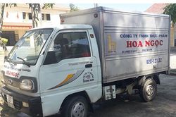 Bắt quả tang hai đối tượng đổ thịt thối ra môi trường