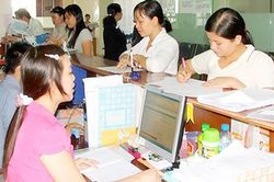 Nhận trợ cấp thất nghiệp và chế độ thai sản ở đâu?