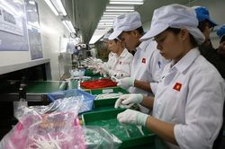 Ngân hàng giảm lợi nhuận để hỗ trợ khách hàng bị thiệt hại do dịch