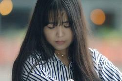 Sau đám tang chồng, người phụ nữ lạ đến đưa tờ cam kết, hành động của mẹ chồng khiến tôi bất ngờ