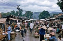 Kho ảnh khổng lồ về Việt Nam 1991-1993: Cao Bằng ban sơ