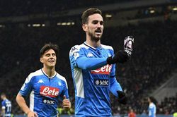 Kết quả Inter 0-1 Napoli: Lukaku và Sanchez tịt ngòi, Inter thua trên sân nhà
