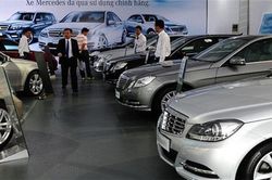 Thị trường ô tô lao dốc trong tháng đầu áp dụng Nghị định 100