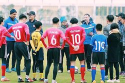 Bóng đá Việt, mì ăn liền và giấc mơ World Cup