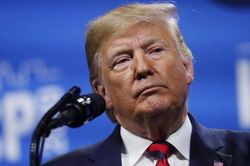 Thượng viện Mỹ ngăn ông Trump gây chiến với Iran