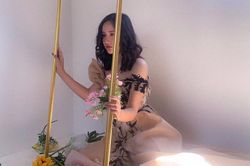 Mai Phương Thúy hóa công chúa hoa đẹp 'rụng rời' nhưng phảng phất nỗi cô đơn ngày Valentine