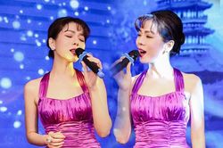 Lệ Quyên xuất hiện cuốn hút, trình diễn 'cực ngọt' trên nền nhạc acoustic trong sự kiện ngày Valentine