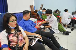 Vận động hiến được 385 đơn vị máu