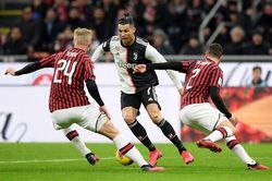 Ronaldo lập công trong ngày đối đầu Ibrahimovic