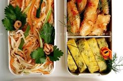 Mẹ đảm làm cơm hộp cho chồng khiến chị em 'tủi thân'
