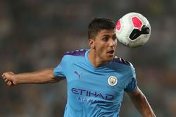 Những người khiến Man City bạo chi trên thị trường chuyển nhượng