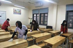 Quận Thanh Xuân tiếp tục phun khử khuẩn phòng dịch Covid-19