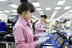 Xuất khẩu hàng điện tử chậm chạp tháng đầu năm