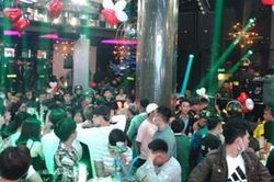 Đột kích quán bar lúc nửa đêm, phát hiện gần 100 đối tượng dương tính với ma túy