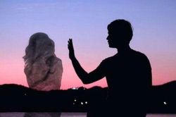 'Phi công trẻ' đeo bám dù tôi đã nhiều lần từ chối