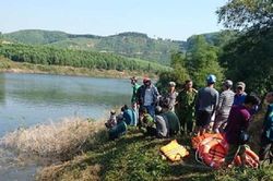 Lật thuyền ở Huế, 3 người mất tích