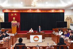 Tăng cường vận động nhân dân thực hiện các cuộc vận động, phong trào thi đua yêu nước