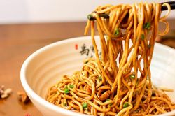 Đặc sản mì trứ danh, gây nghiện ở Vũ Hán