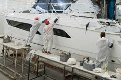 Bên trong một xưởng đóng du thuyền lớn nhất thế giới
