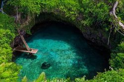 Hồ bơi tự nhiên đẹp nhất thế giới cho du khách ưa khám phá