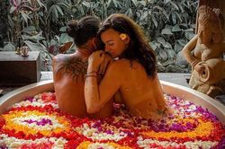 Những bồn tắm hoa tuyệt mỹ cho các cặp đôi ở Bali