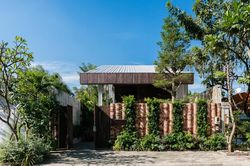Ngôi nhà 'tổ chim' đẹp như resort giữa Sài Gòn, ai cũng muốn ở