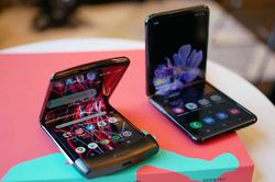 Thử thách thả rơi Samsung Galaxy Z Flip và Motorola Razr: Kết quả hoàn toàn bất ngờ!