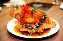 Cá chiên sốt chua ngọt