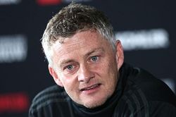 BÓNG ĐÁ HÔM NAY 17/2: MU sẵn sàng sa thải Solskjaer. Ngôi sao đầu tiên muốn rời Man City