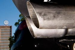 Volkswagen buộc phải bồi thường 899 triệu USD cho khách hàng